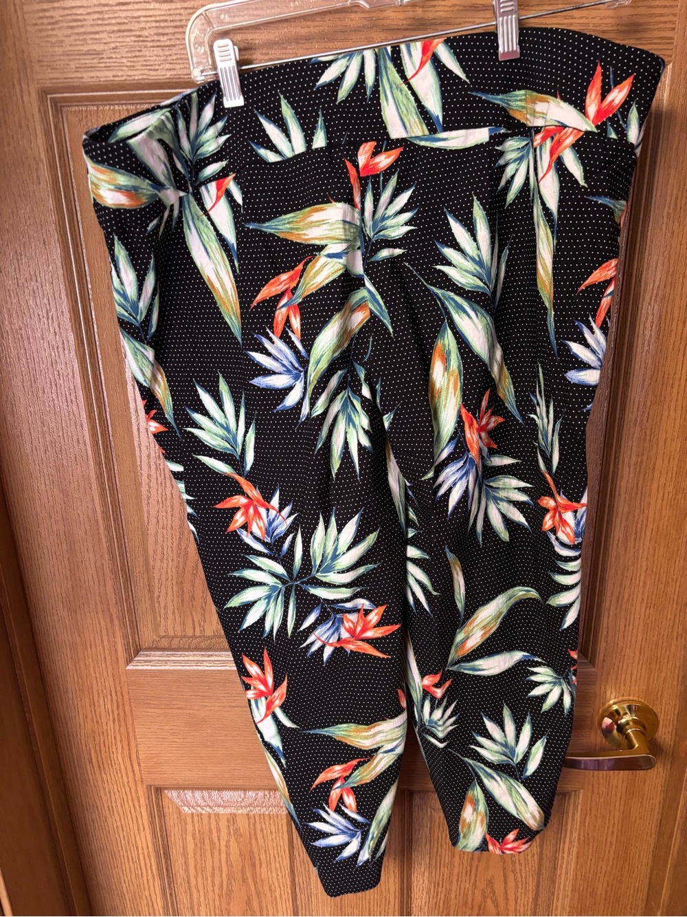 BLACK CAPRIS - Picture 2 of 3
